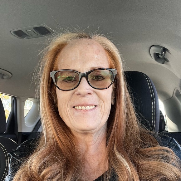 Meet your Posher, Joan - Picture 1 of 2